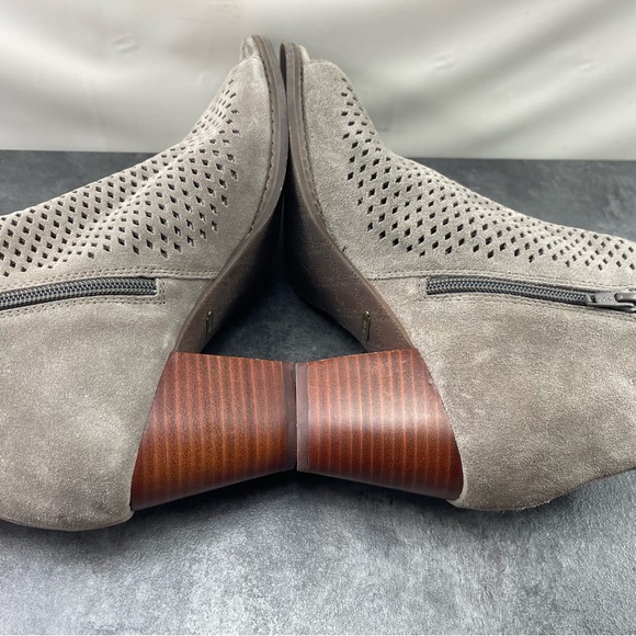 Vionic Chryssa Women’s Shoes Gray 10M Perforated Suede Peep Toe Block Heels Boot - Picture 8 of 14